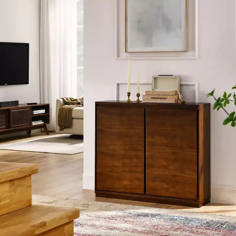 Buffet moderne Suches 2 portes au fini grain de bois avec trous de sortie de câbles