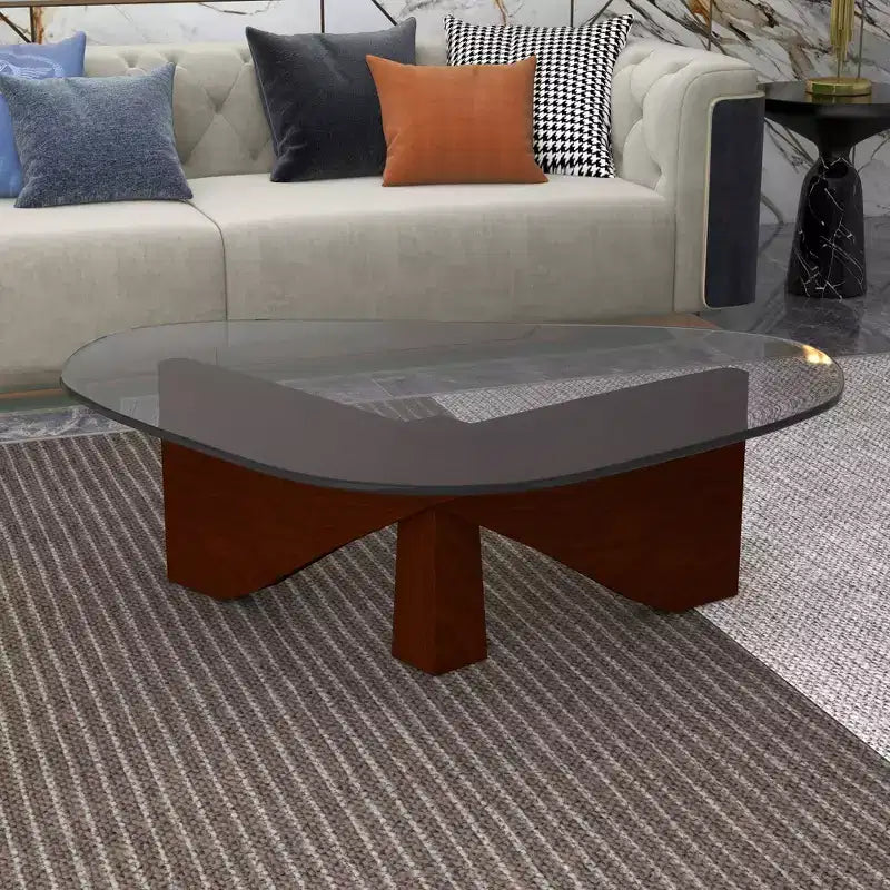 Table basse Imperial Collection en verre triangulaire avec piètement en bois de frêne lustré pour maison, salon, bureau
