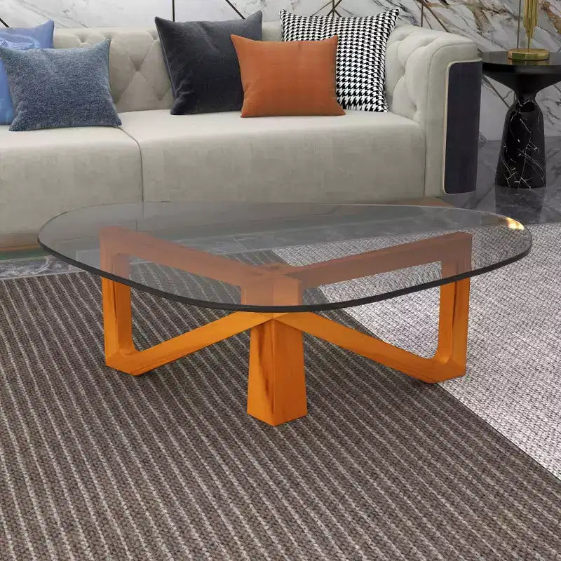 Table basse Imperial Collection en verre triangulaire avec piètement en bois de frêne lustré pour maison, salon, bureau