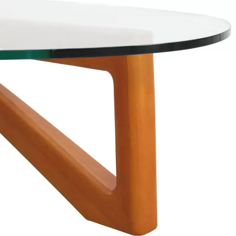 Table basse Imperial Collection en verre triangulaire avec piètement en bois de frêne lustré pour maison, salon, bureau